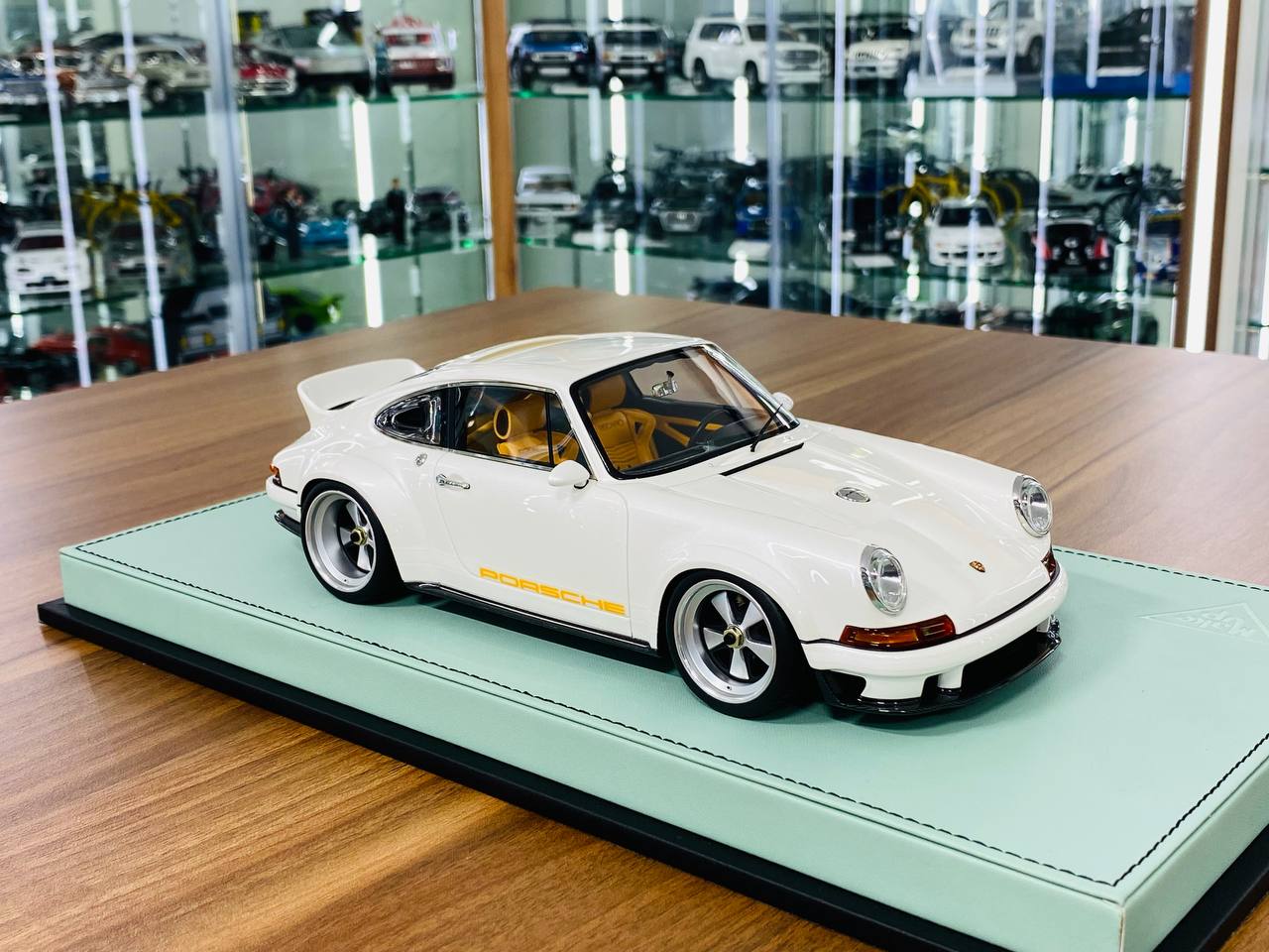 Porsche Singer 911 1/18 bleu turquoise - KK-scale 180445 Porsche Singer 911 1/18 bleu turquoise - KK-scale 180445