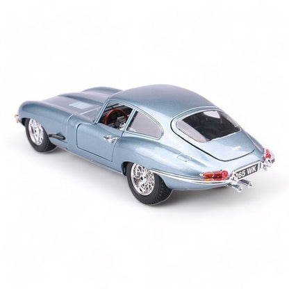 1/18 Diecast Car 1961 Jaguar E Type Coupe Blue Metallic Bburago Scale Model Car