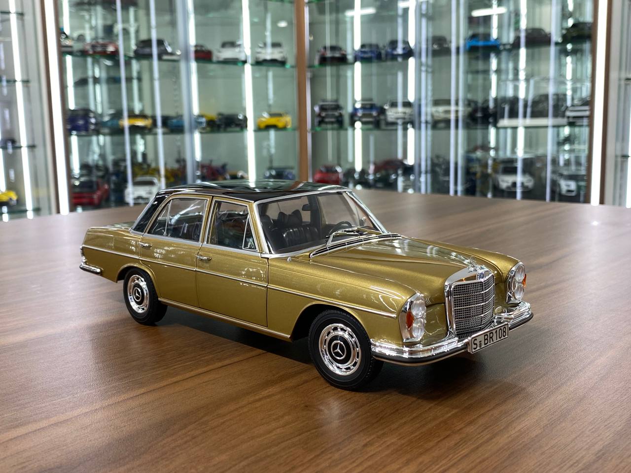 Norev 1:18 Mercedes-Benz 280 CE (C123) Bouwjaar 1980 groente metalen 183704 model auto 183704 Norev 1:18 Mercedes-Benz 280 CE (C123) Bouwjaar 1980 groente metalen 183704 model auto 183704