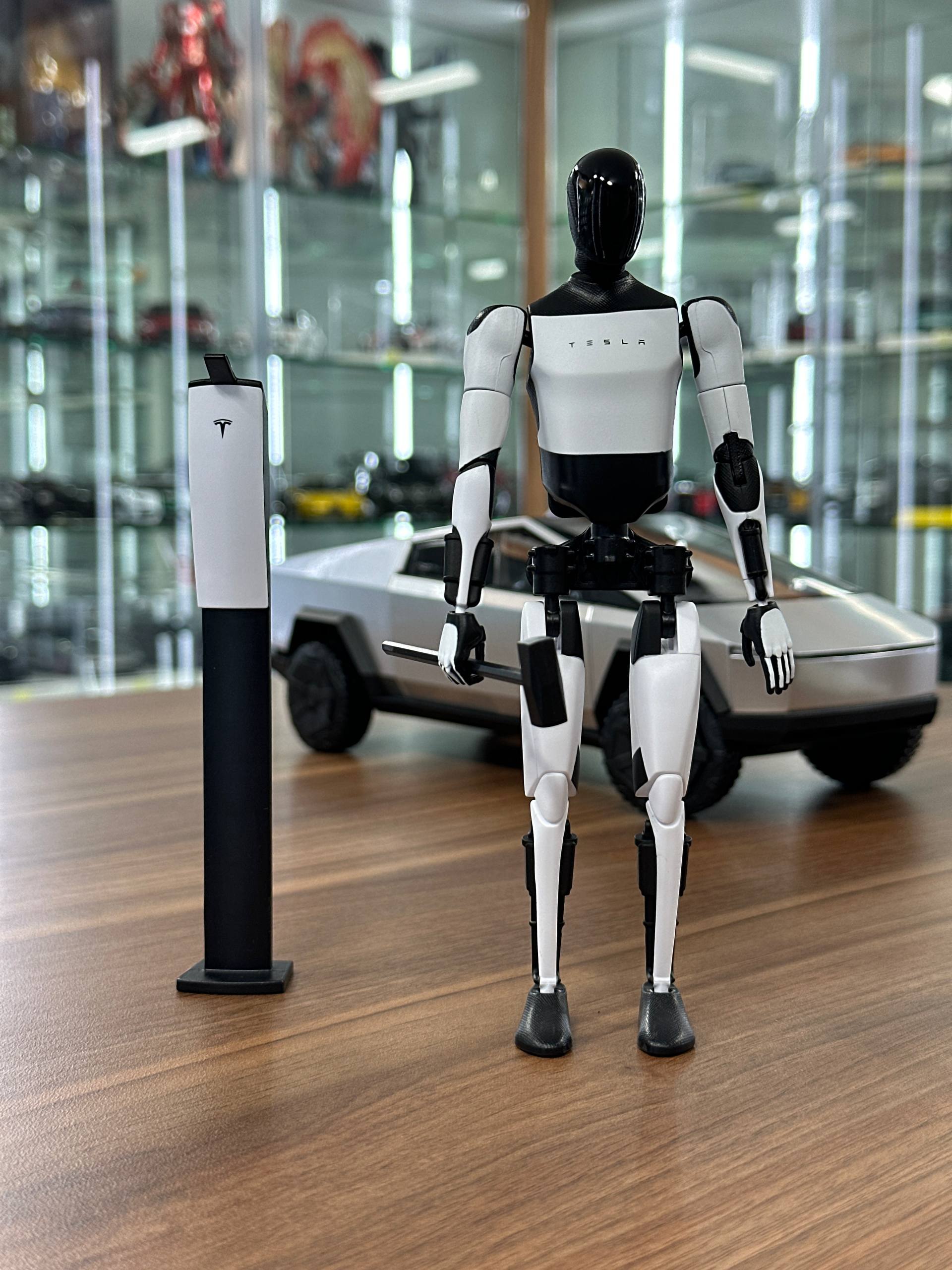 Tesla Bot Action Figure White – 18 cm Collectible | DTURMAN Dubai