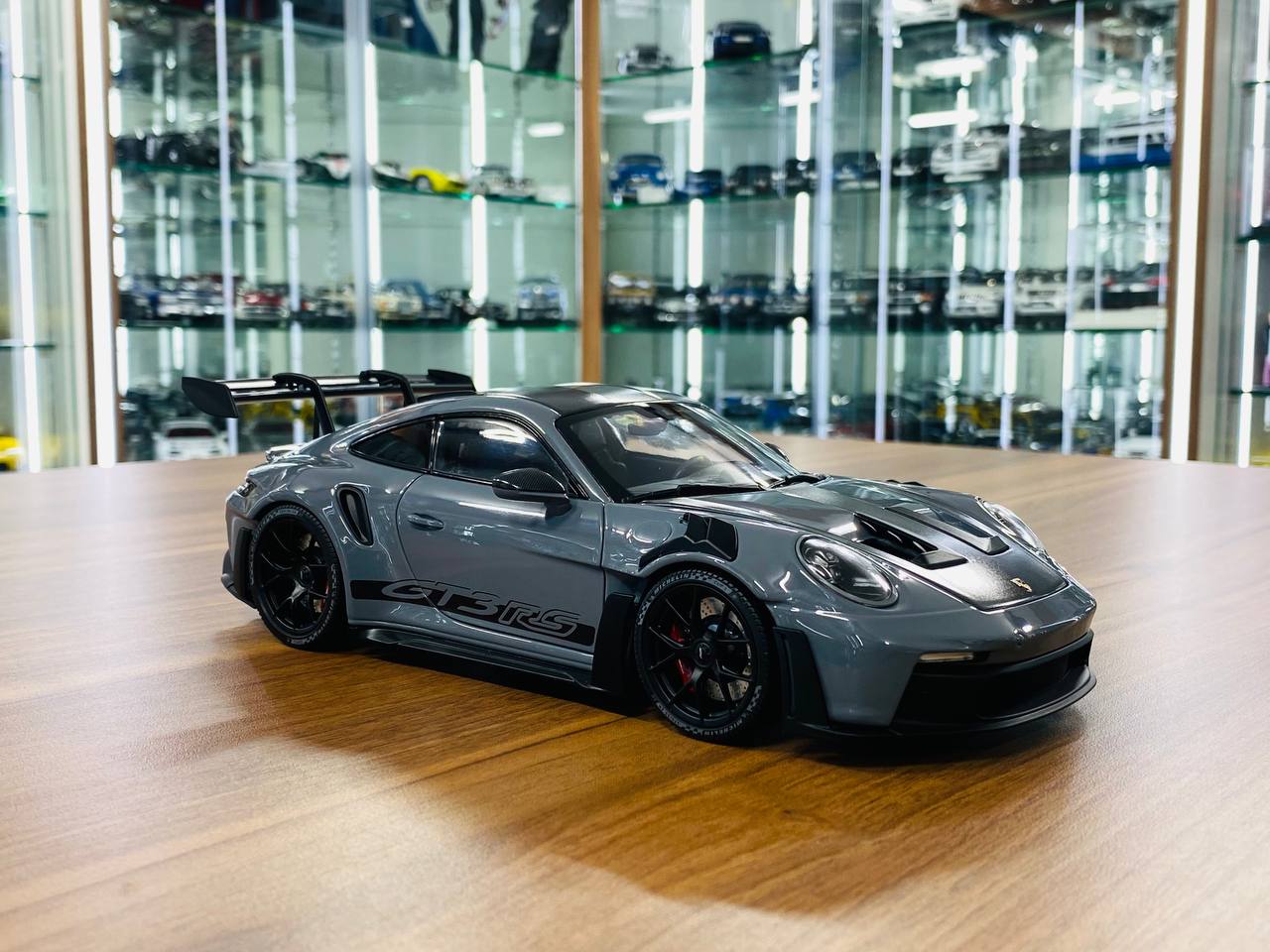 Minichamps 155062120 PORSCHE 911 GT3 RS – 2007 – SILVER 1/18 Minichamps 155062120 PORSCHE 911 GT3 RS – 2007 – SILVER 1/18