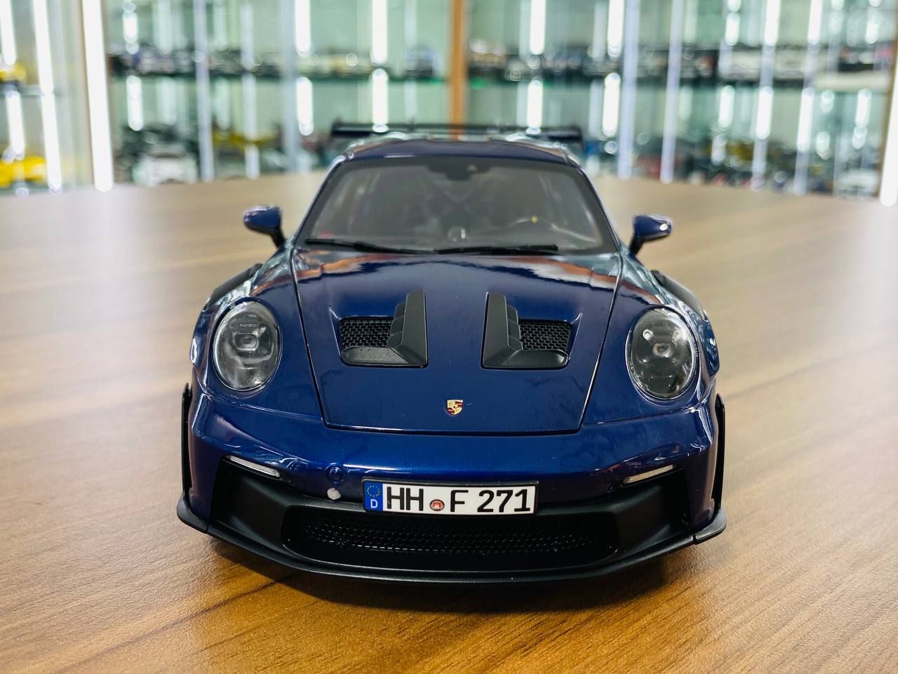 Norev Porsche 911 GT3 RS 1/18 Diecast - Gentian Blue (2022)