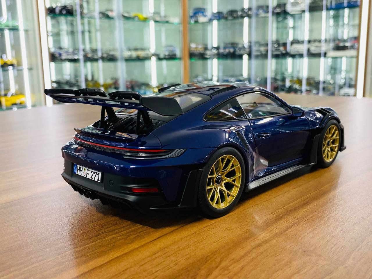 Norev Porsche 911 GT3 RS 1/18 Diecast - Gentian Blue (2022)