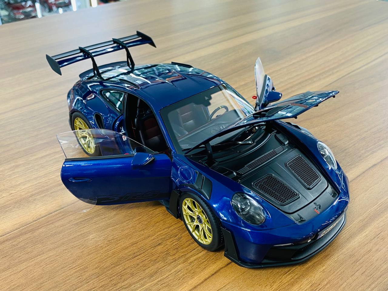 Norev Porsche 911 GT3 RS 1/18 Diecast - Gentian Blue (2022)