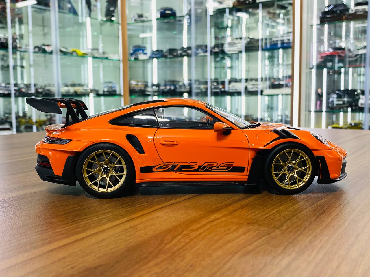1/18 Norev Porsche 911 GT3 RS (2022) - Gulf Orange