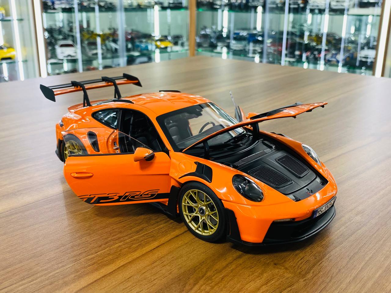 1/18 Norev Porsche 911 GT3 RS (2022) - Gulf Orange
