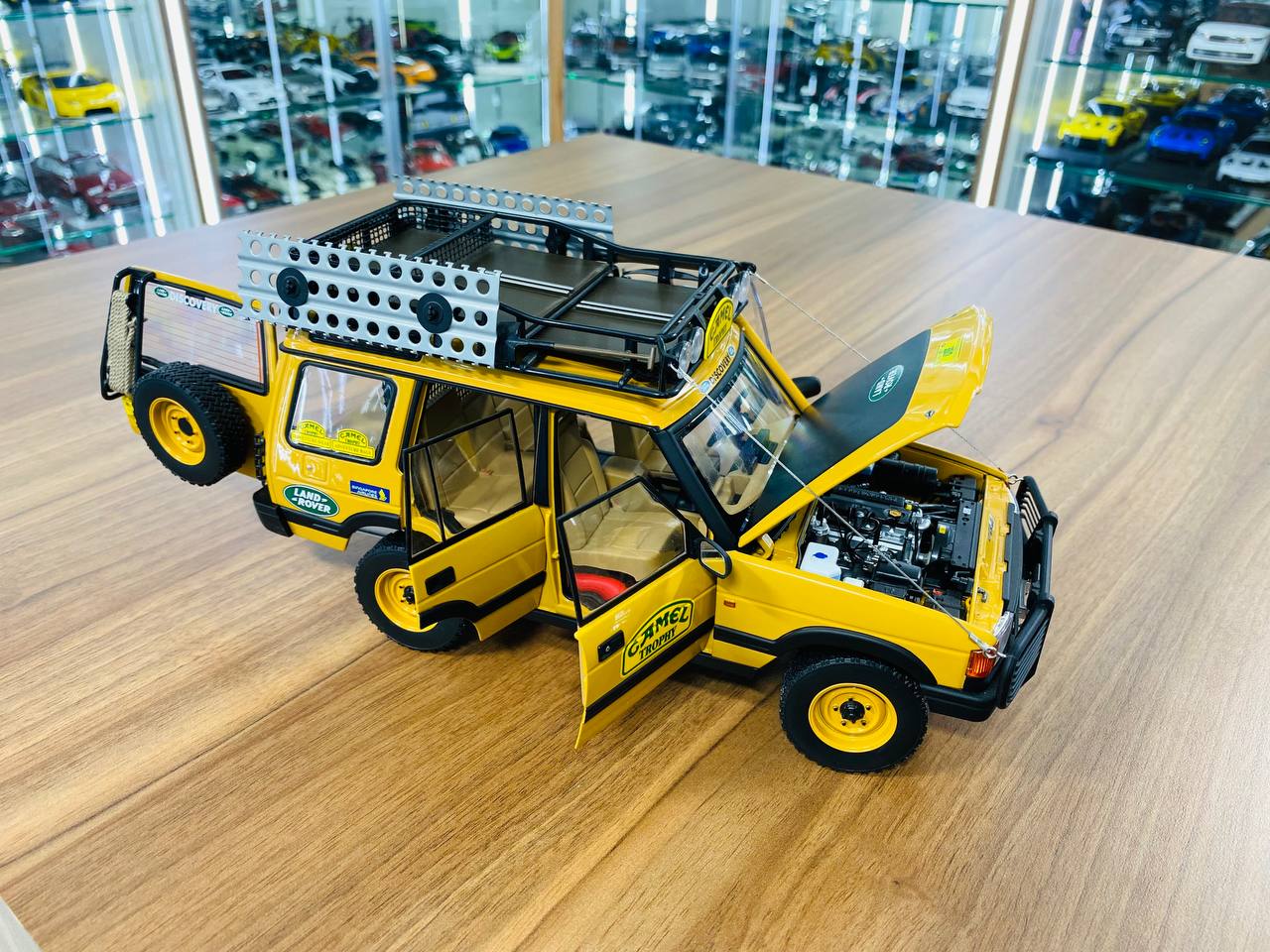 1/18 Diecast Land Rover Discovery Series 1 "Camel Trophy Kalimantan 1996" Almost Real Scale Model Car