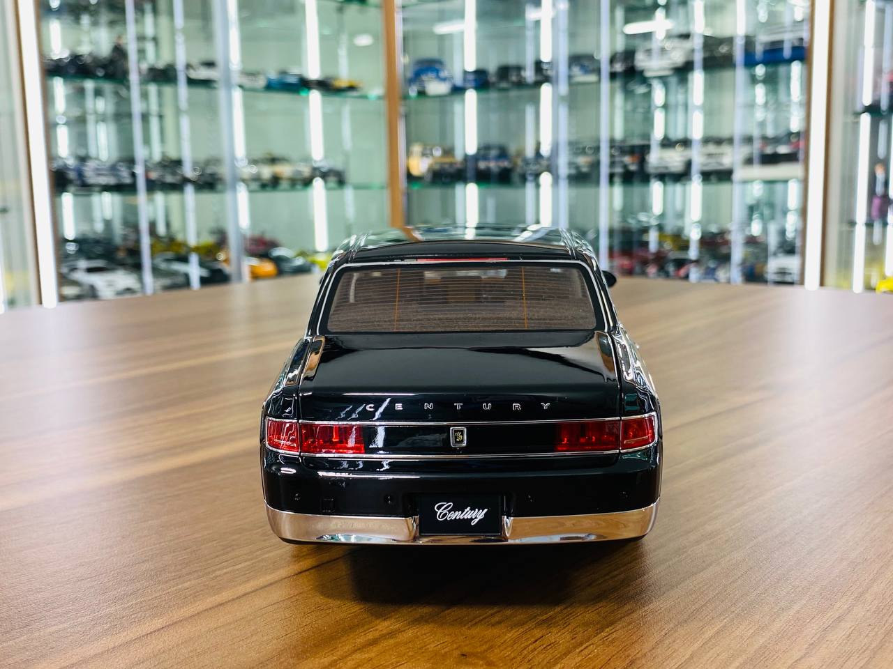 1/18 Toyota Century Black 2018 Black by LCD Scale Model Car