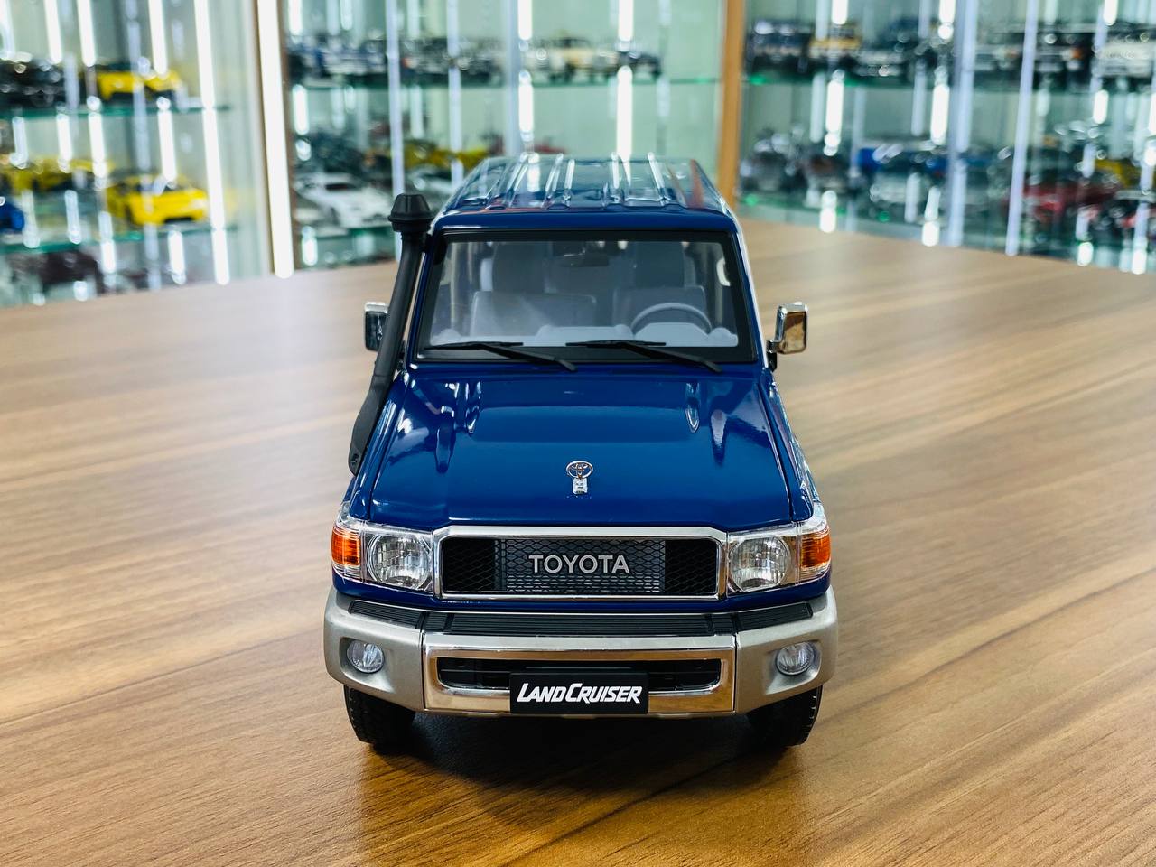 1/18 Diecast Toyota Land Cruiser 76 Blue Almost Real Scale Model Car
