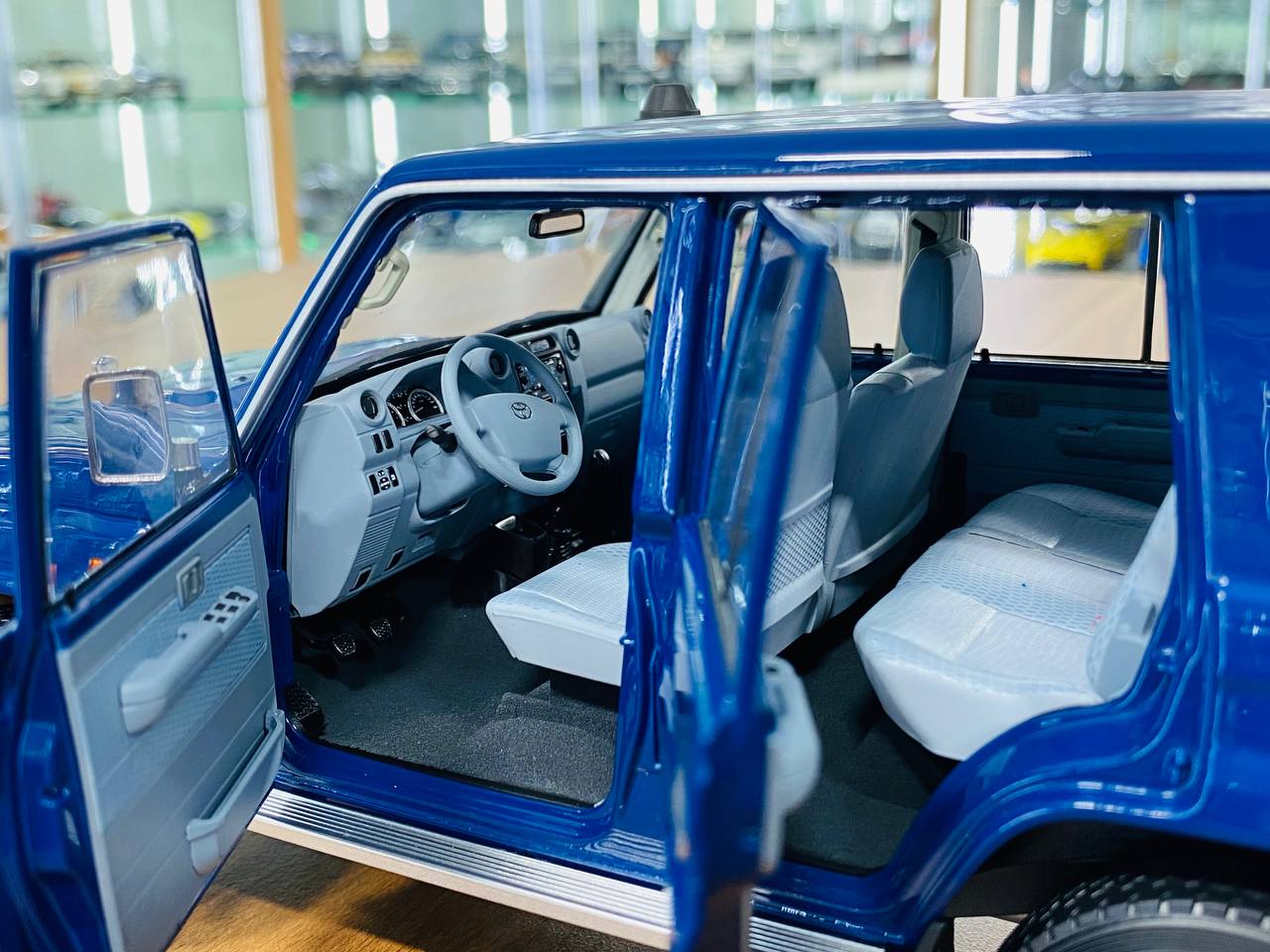 1/18 Diecast Toyota Land Cruiser 76 Blue Almost Real Scale Model Car