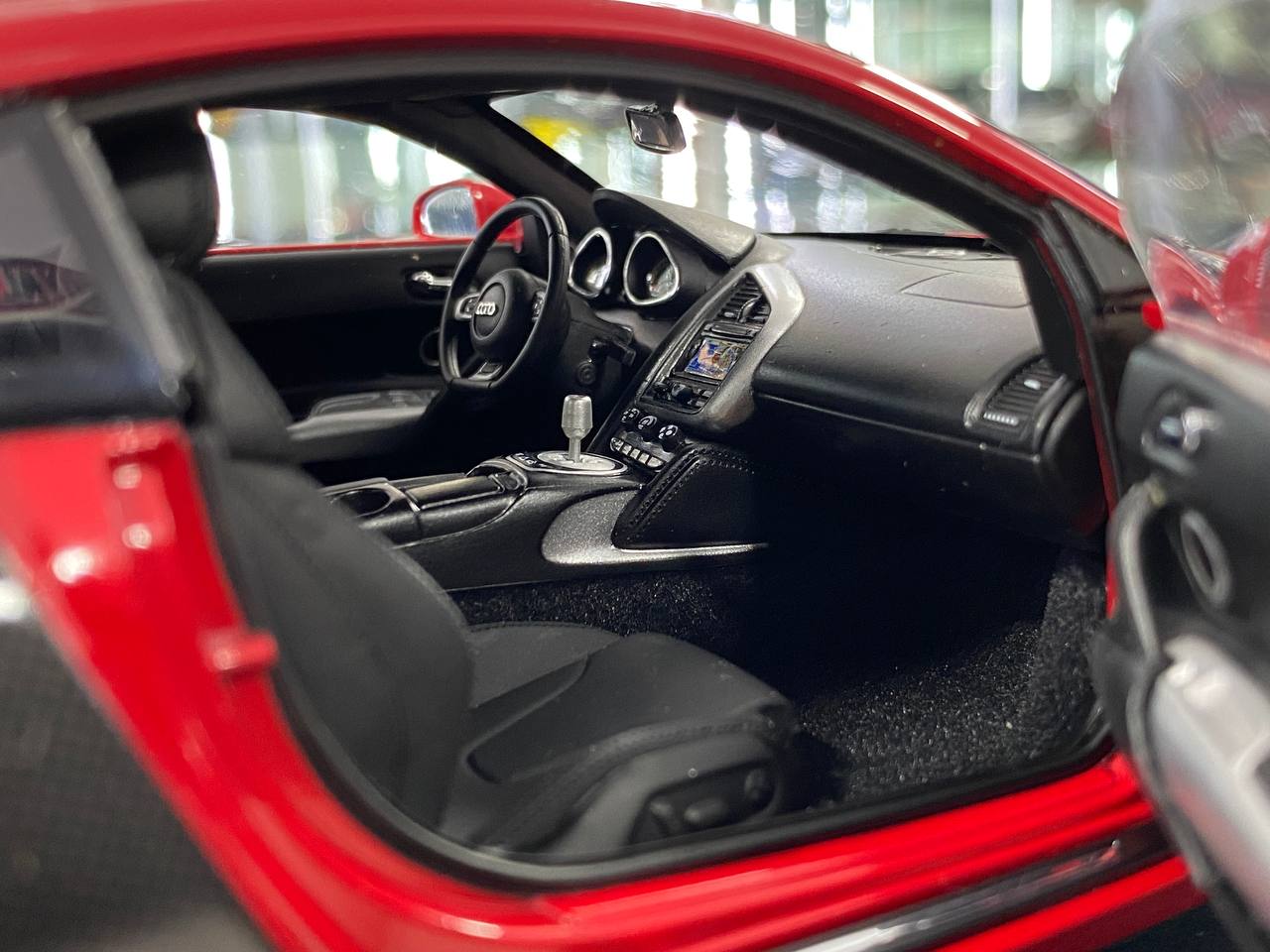 1:18 Diecast Model Audi R8 – Red | AutoBarn (Kyosho) – Supercar for Dubai Collectors