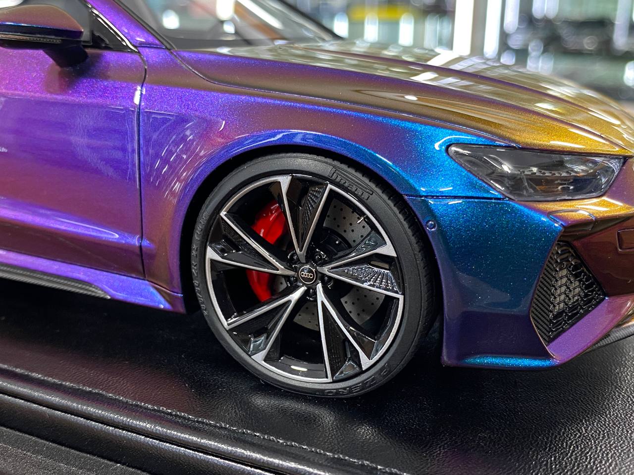 🚨1:18 Resin Model Audi RS7 Fastback – Chameleon Limited 99 pcs