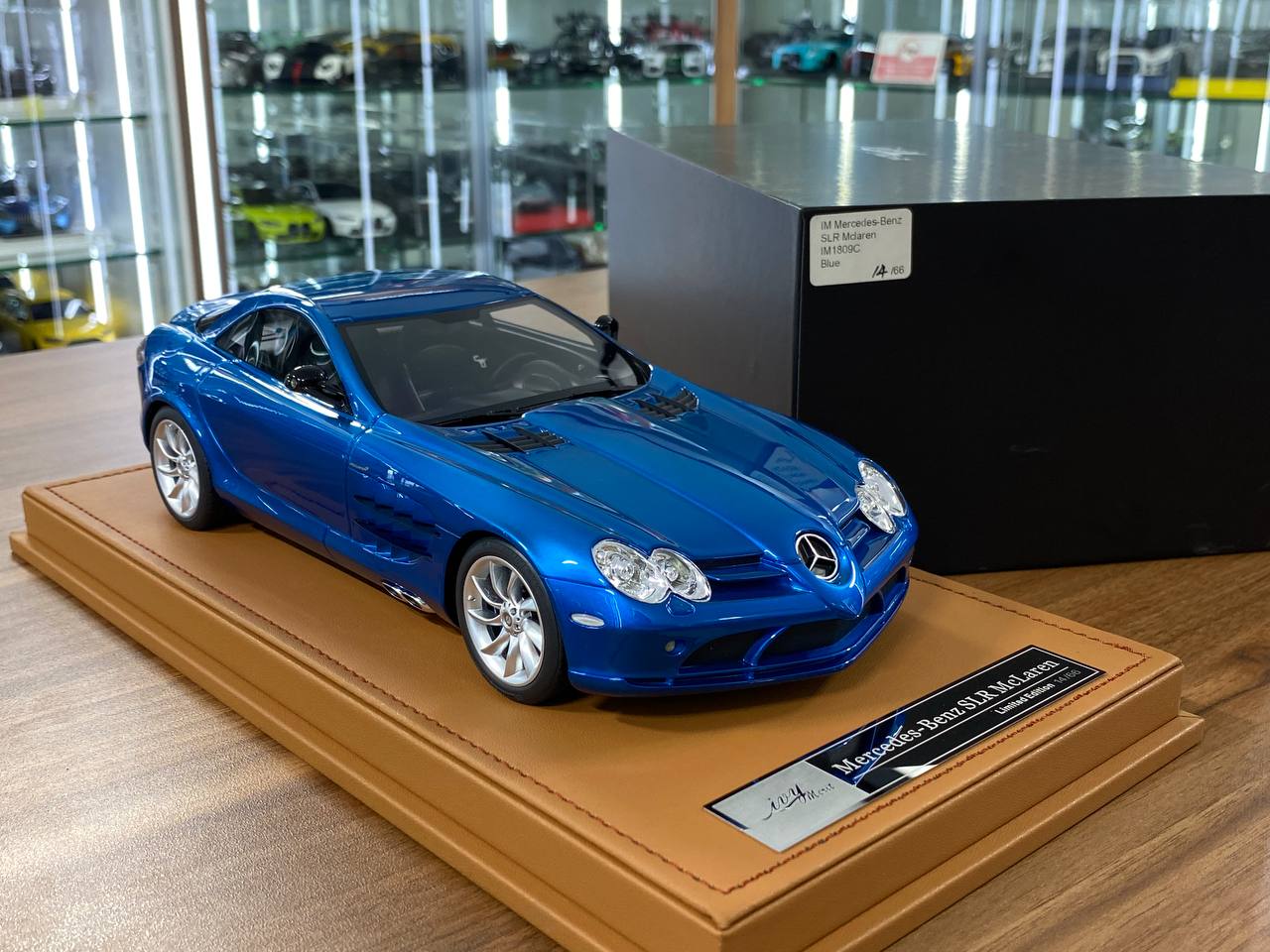 🚨Mercedes Benz SLR McLaren Resin Model – Blue / Silver Rim (1:18, Limited 66 pcs)