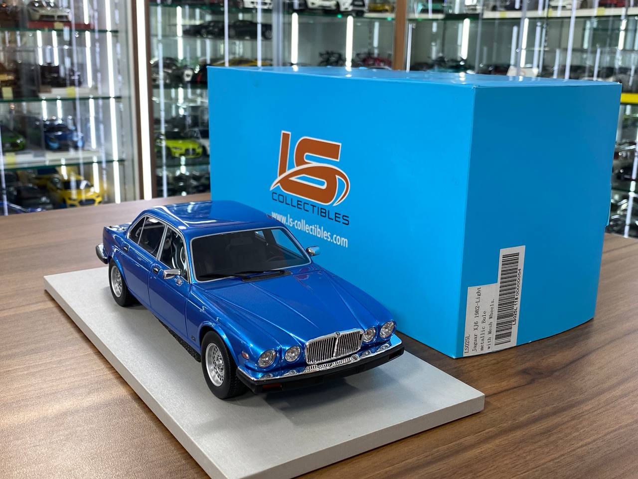 1:18 Resin Model LS Collectibles Jaguar XJ6 1982 – Light Metallic Blue / Mesh Wheels (Limited 250 pcs – Dubai Collectors)