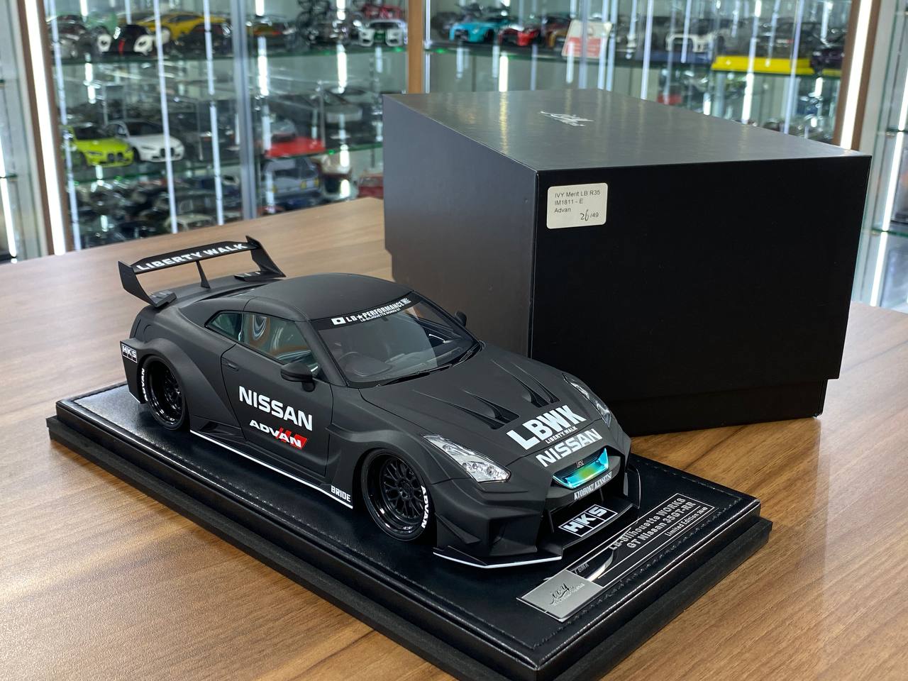 1:18 Resin Model IVY Merit Models Nissan GT-R R35 LBWK – Advan Matt Black (Limited 49 pcs – Dubai Collectors)
