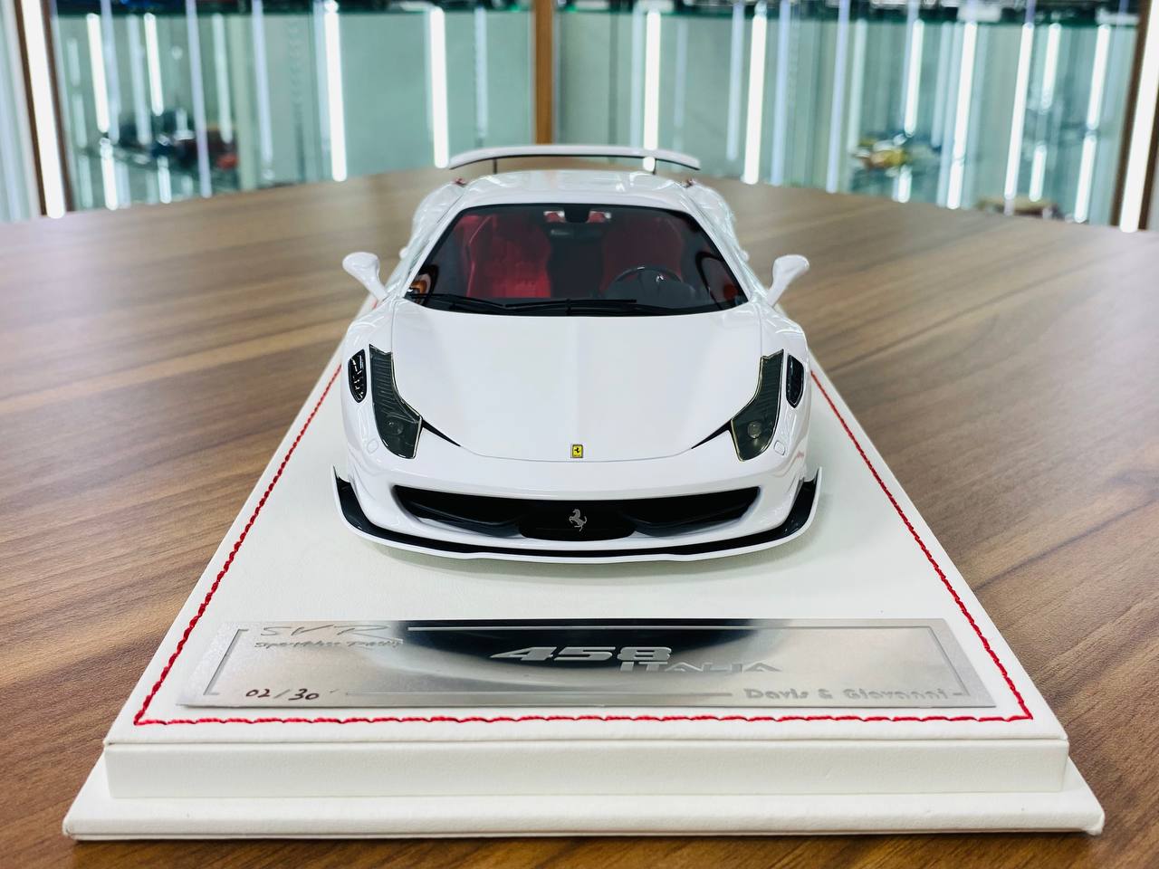 Davis & Giovanni Ferrari 458 Italia Resin Model - White | 1/18 Scale