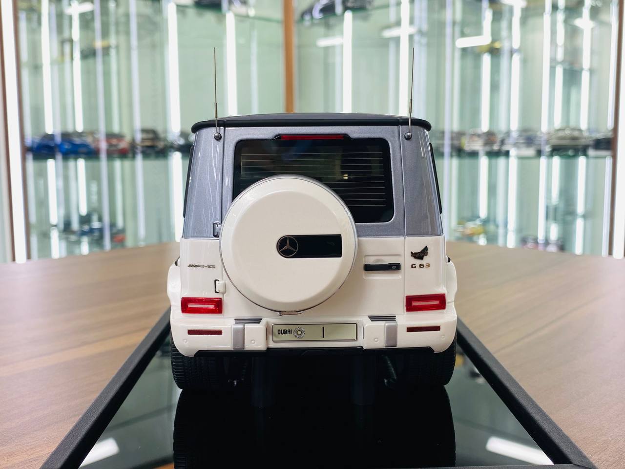 Exclusive 1/18 Mercedes-Benz AMG G-63 UAE Golden Jubilee Edition Model Car Motor Helix