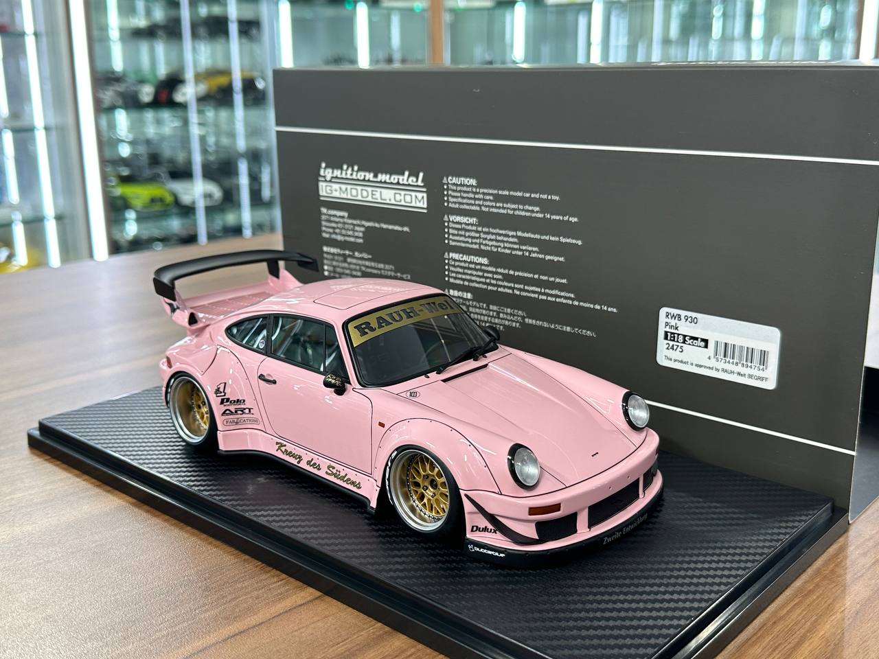 Ignition Model 1/18 Resin Porsche 930 RWB – Pink