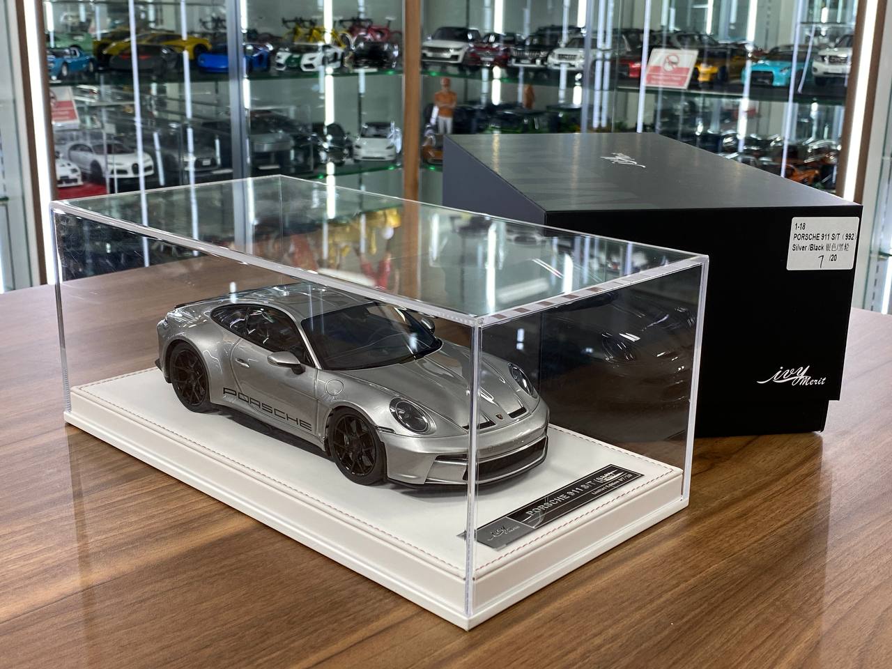 1/18 Resin Porsche 911 S/T (992) by Ivy Models in Silver/Black – Limited 15pcs