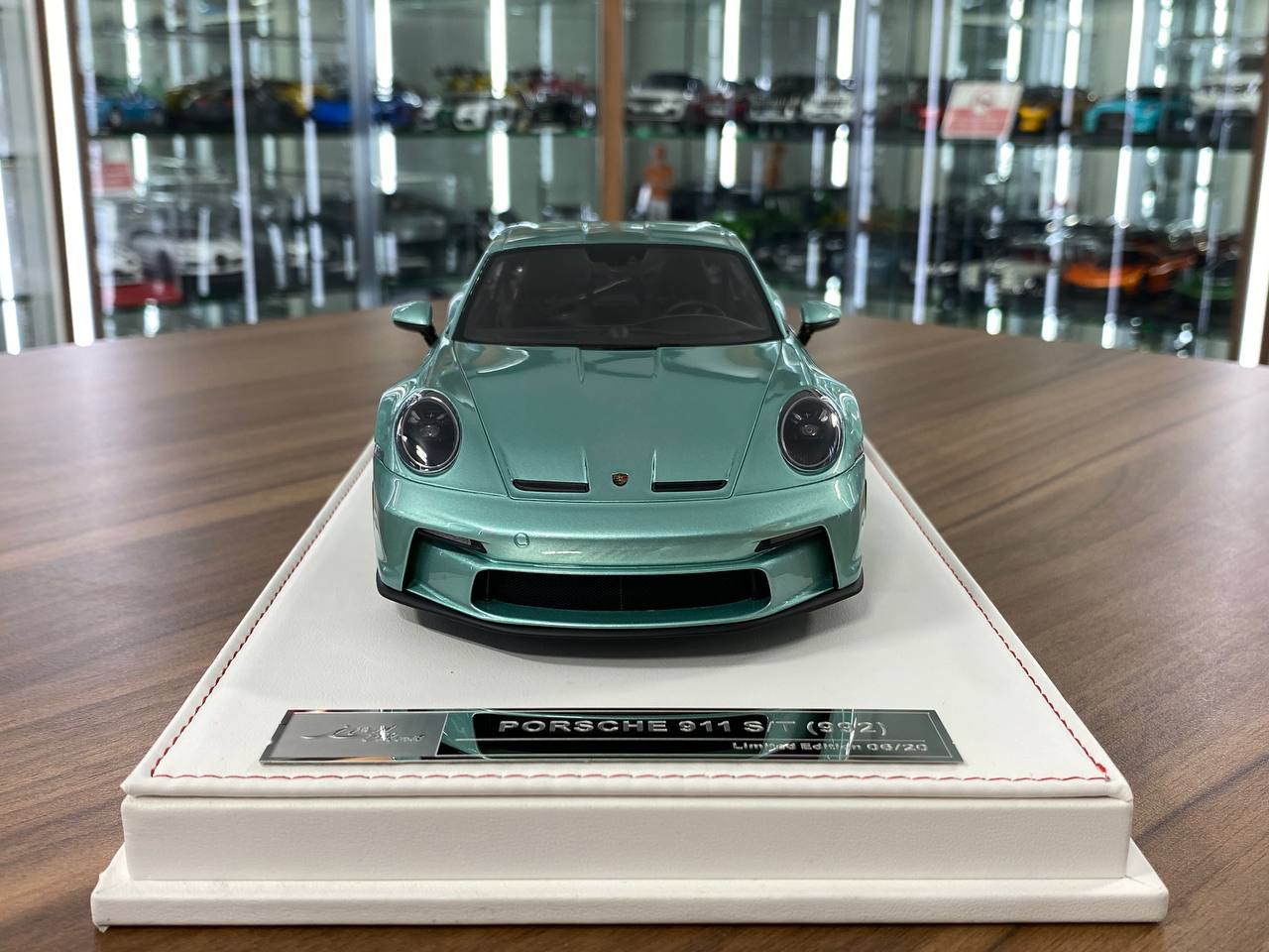 1/18 Resin Porsche 911 S/T (992) by Ivy Models in Pearl Green/ Black – Limited 20 pcs