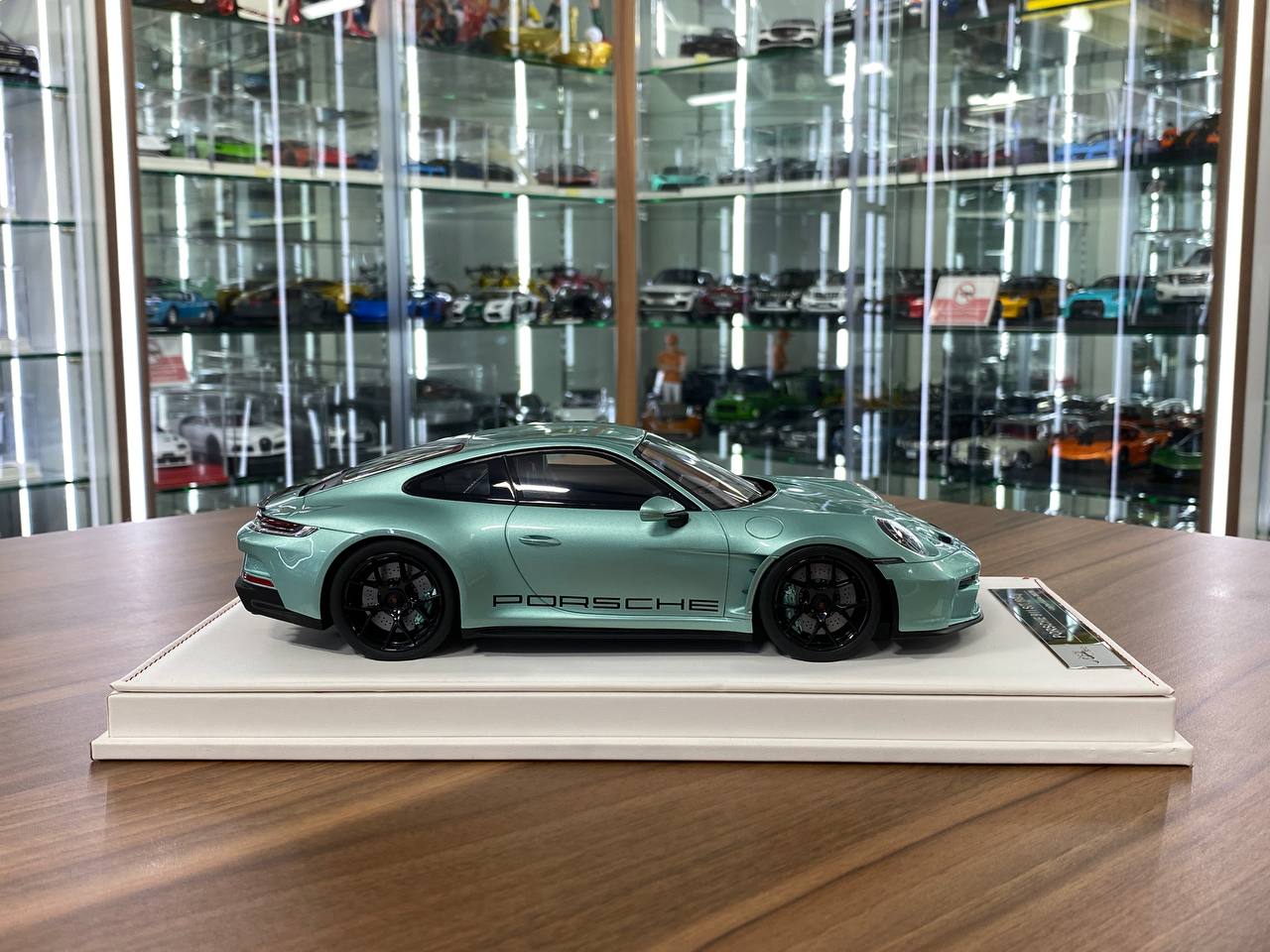 1/18 Resin Porsche 911 S/T (992) by Ivy Models in Pearl Green/ Black – Limited 20 pcs