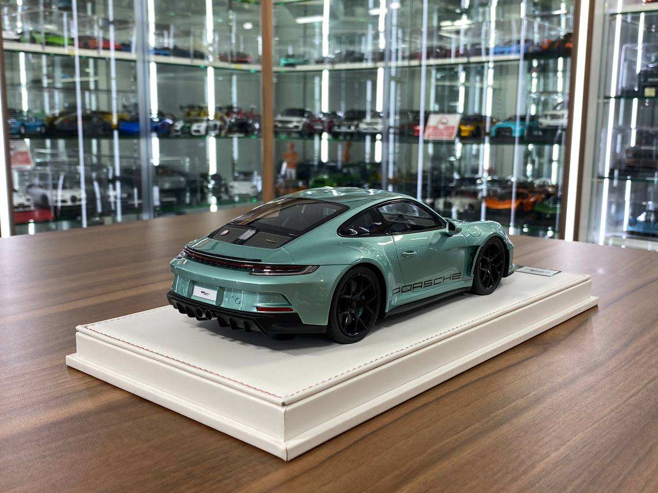 1/18 Resin Porsche 911 S/T (992) by Ivy Models in Pearl Green/ Black – Limited 20 pcs