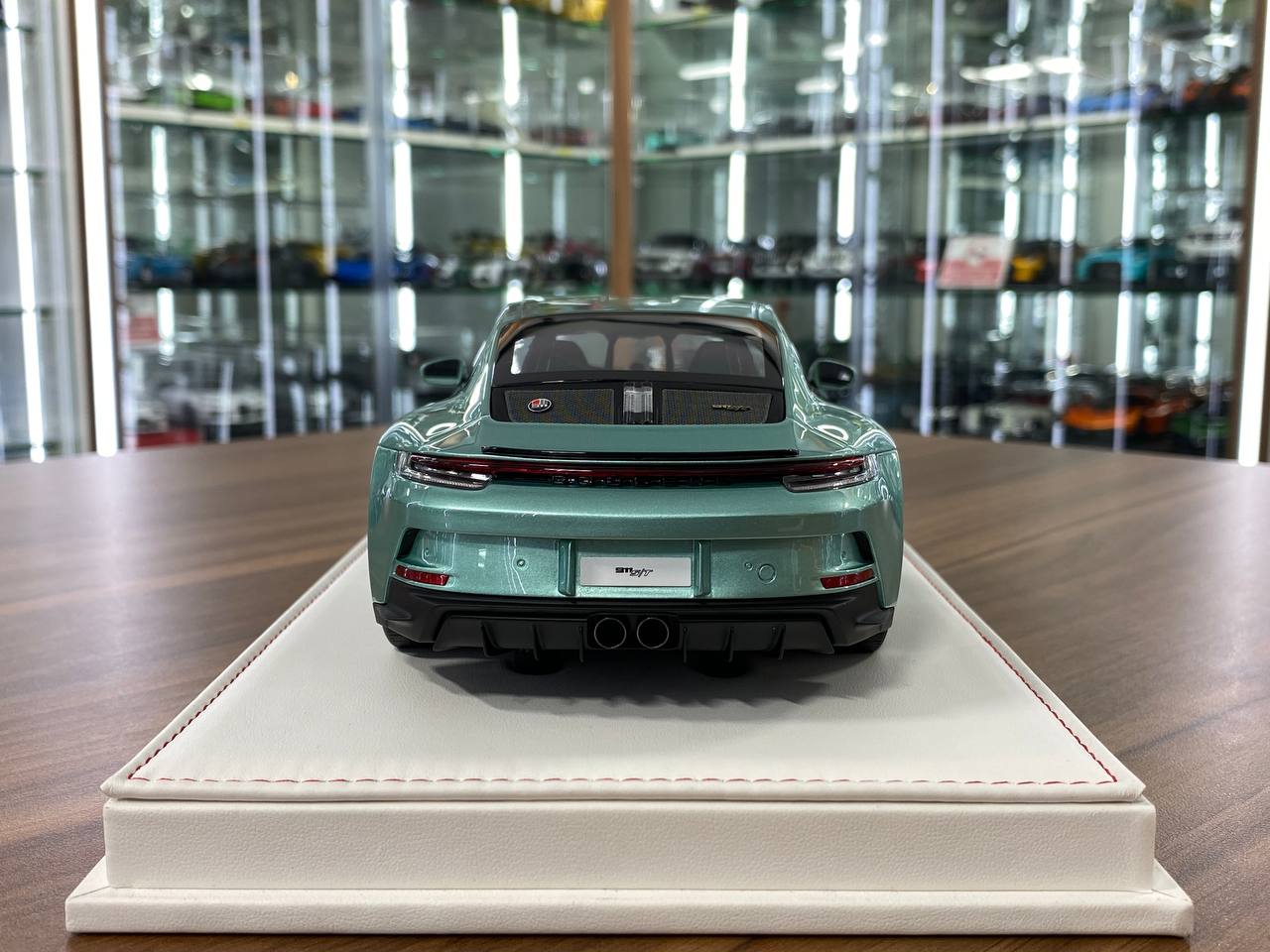 1/18 Resin Porsche 911 S/T (992) by Ivy Models in Pearl Green/ Black – Limited 20 pcs