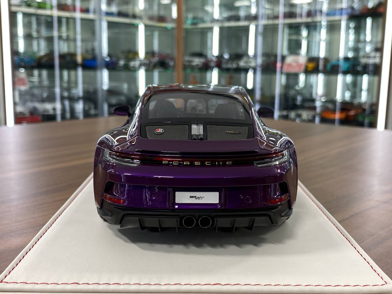 1/18 Resin Porsche 911 S/T (992) by Ivy Models in Pearl Purple/ Black – Limited 15 pcs