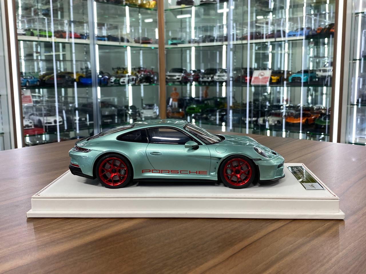 1/18 Resin Porsche 911 S/T (992) by Ivy Models in Pearl Green / Red – Limited 15 pcs