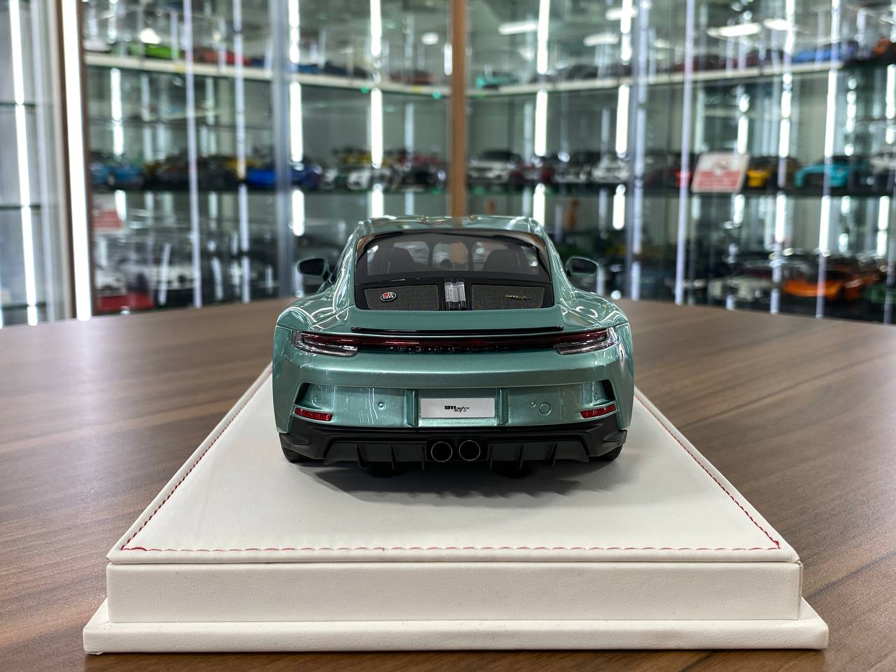 1/18 Resin Porsche 911 S/T (992) by Ivy Models in Pearl Green / Red – Limited 15 pcs