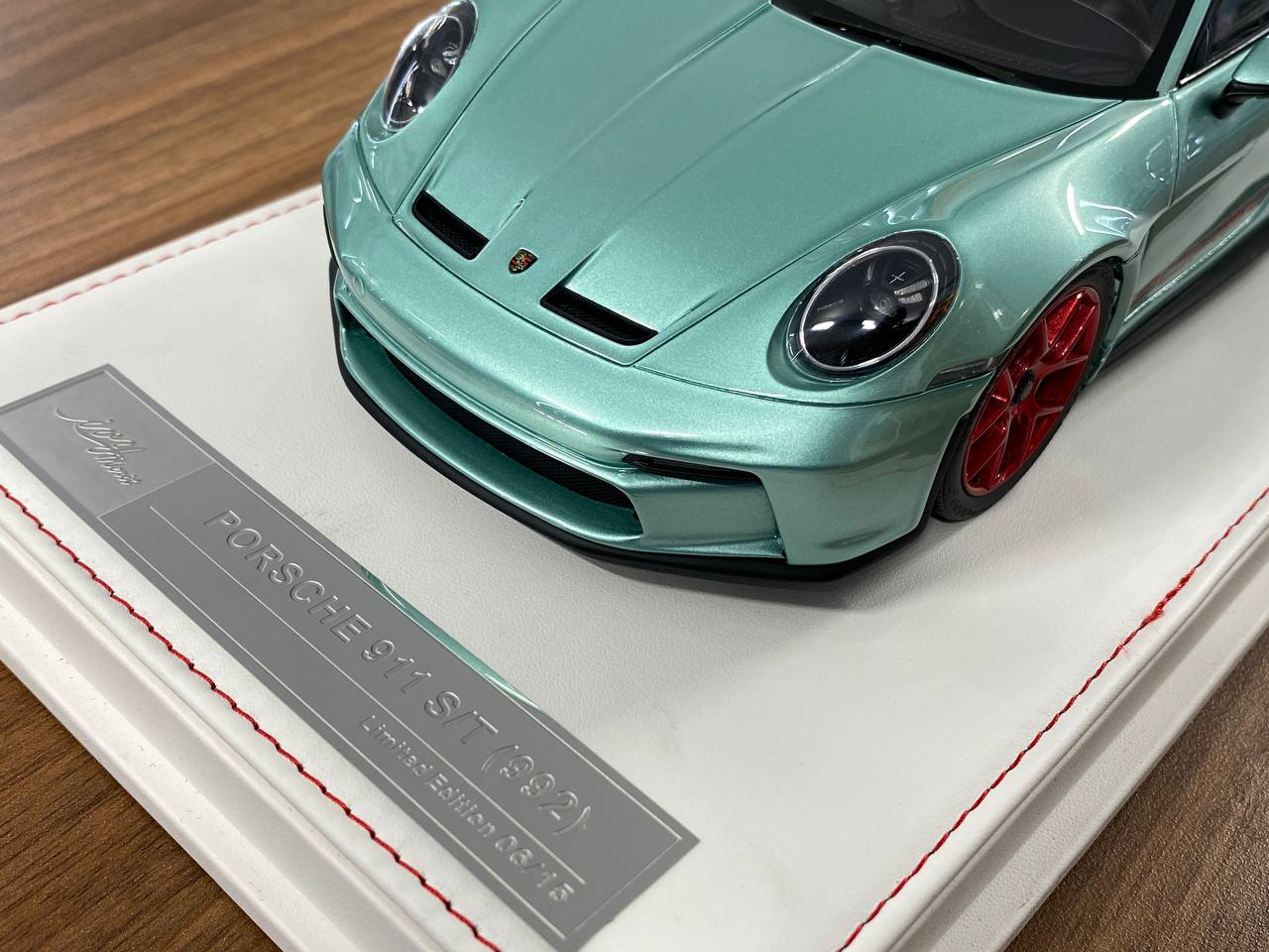 1/18 Resin Porsche 911 S/T (992) by Ivy Models in Pearl Green / Red – Limited 15 pcs