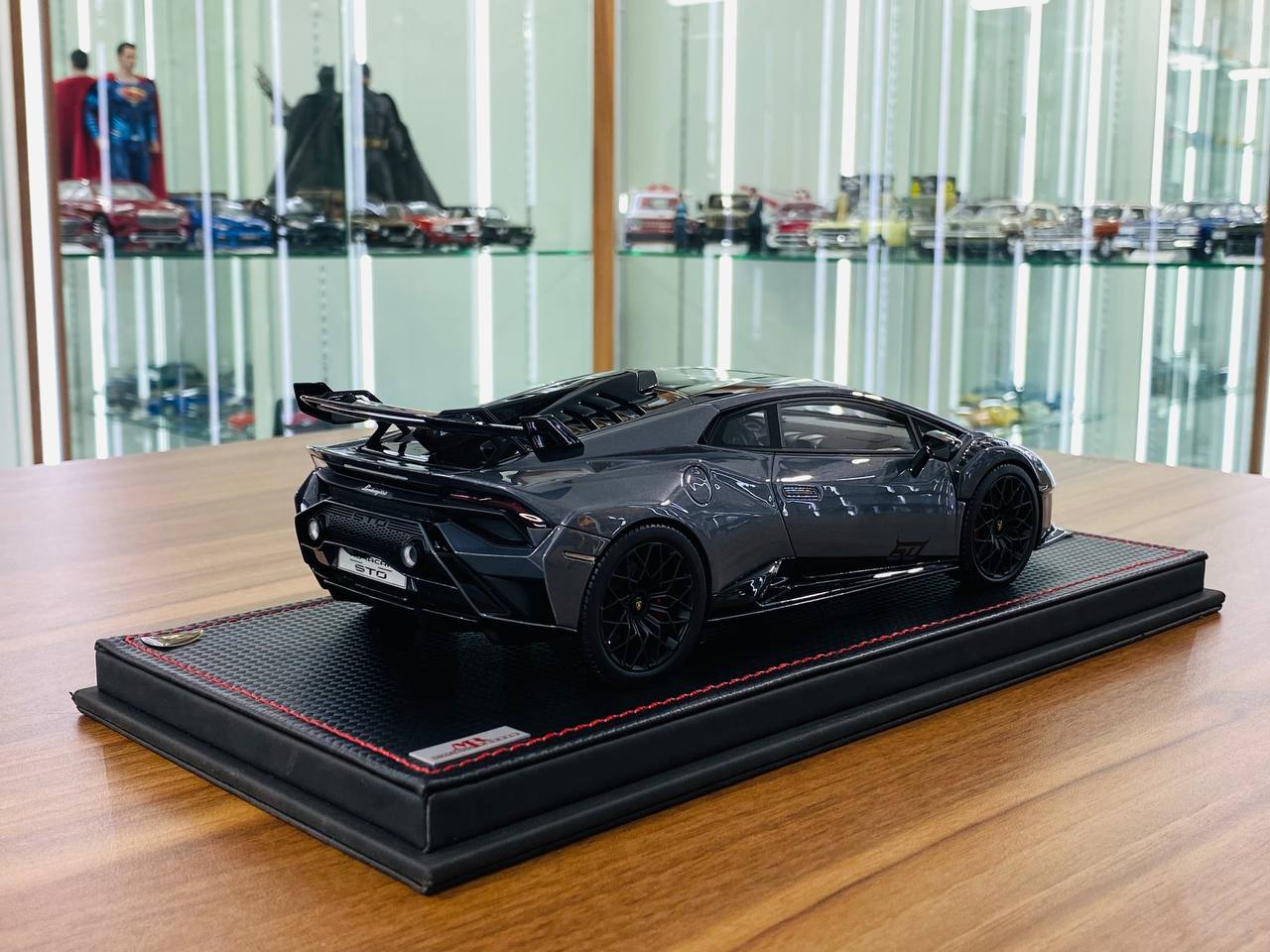 1/18 Resin Model - MR Collection Lamborghini Huracan STO