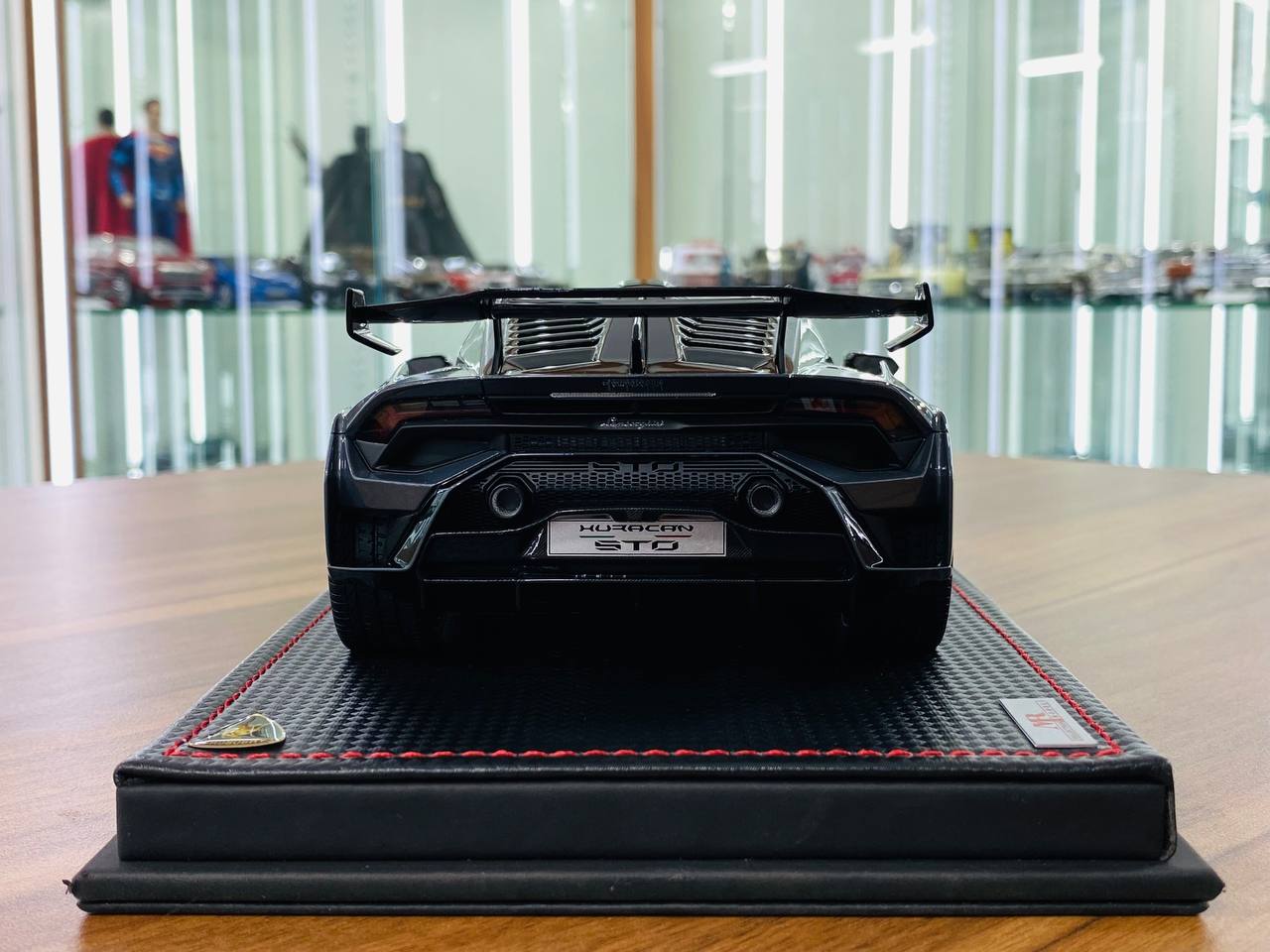 1/18 Resin Model - MR Collection Lamborghini Huracan STO