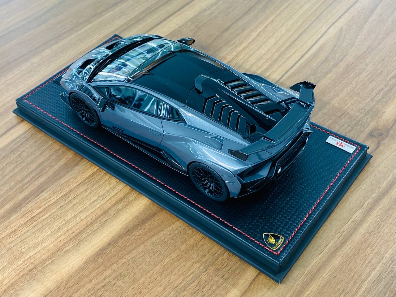 1/18 Resin Model - MR Collection Lamborghini Huracan STO