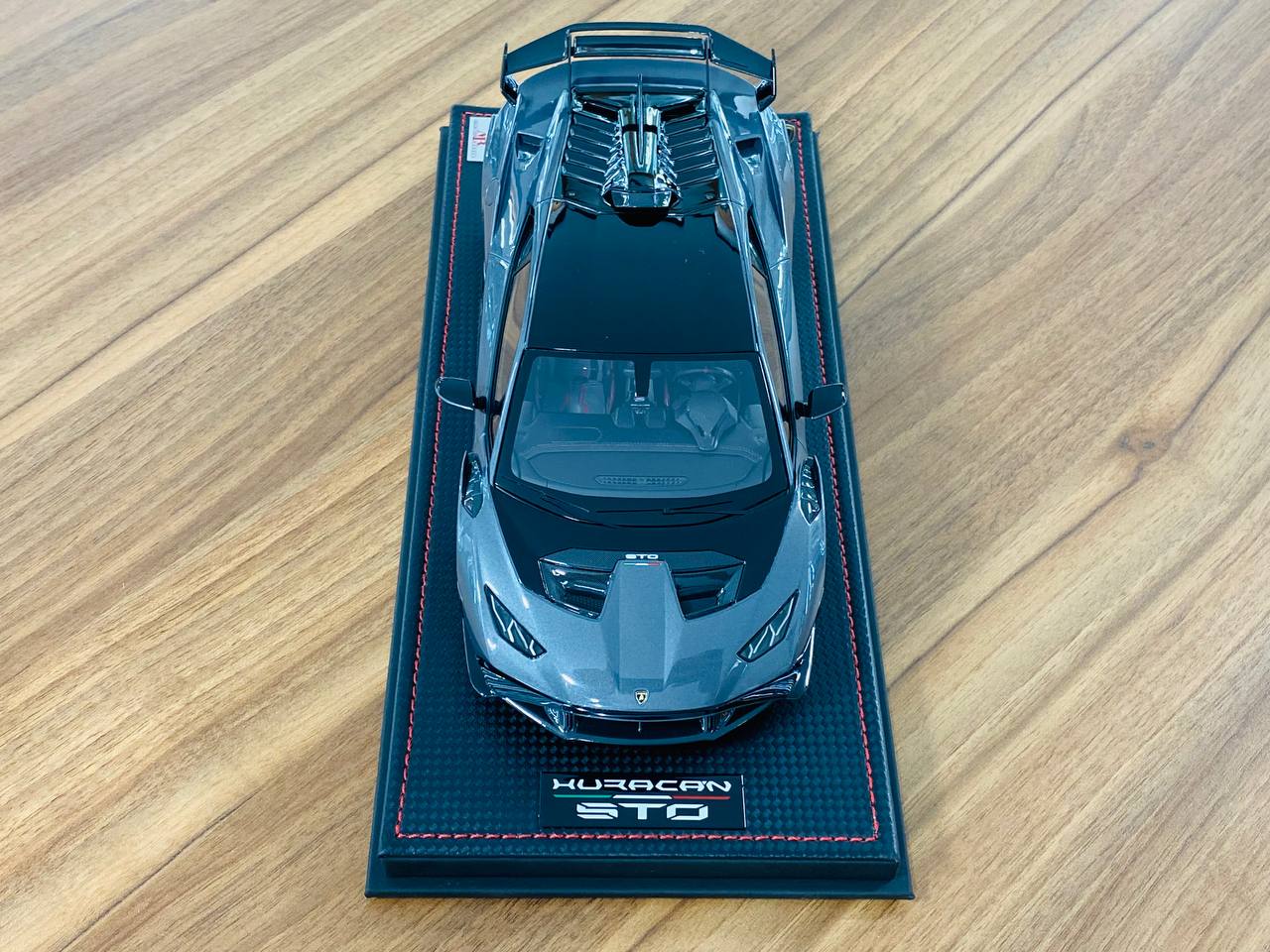 1/18 Resin Model - MR Collection Lamborghini Huracan STO