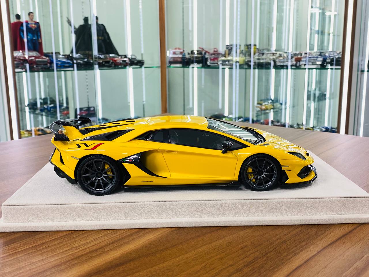 1/18 Resin Model - Make Up Model Lamborghini Aventador SVJ (2018)