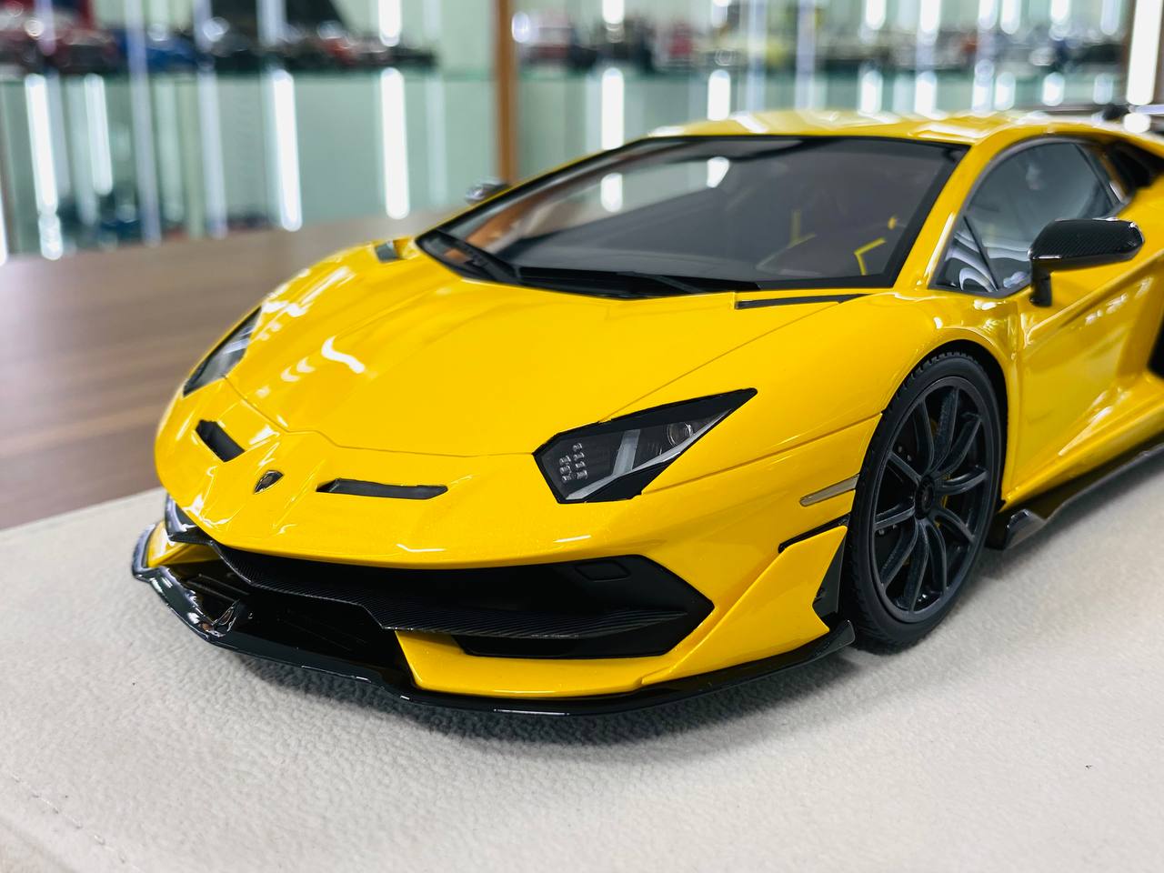1/18 Resin Model - Make Up Model Lamborghini Aventador SVJ (2018)