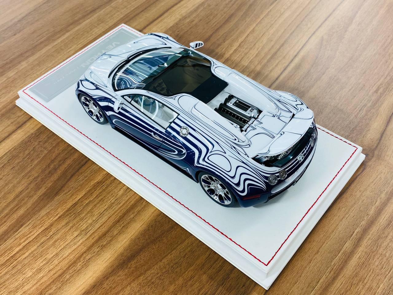 1/18 Resin Davis & Giovanni Bugatti VEYRON Grand Sport Limited- 99 pcs