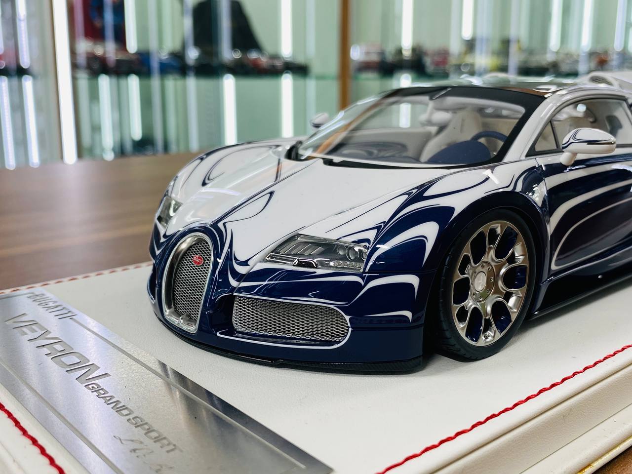 1/18 Resin Davis & Giovanni Bugatti VEYRON Grand Sport Limited- 99 pcs