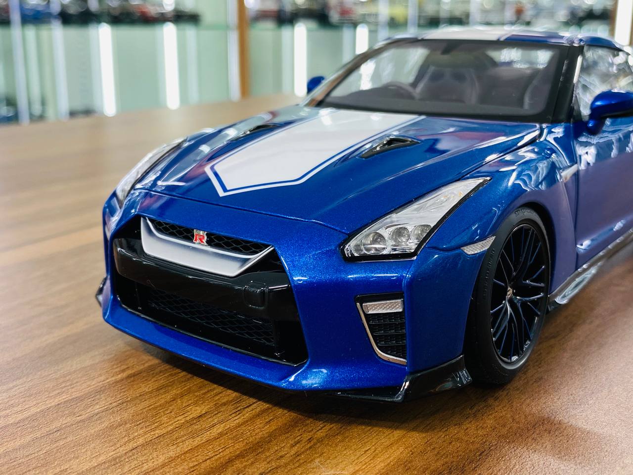 1/18 Diecast - MotorHelix Nissan GT-R R35 50th Anniversary in Wangan Blue, Limited to 1199 Pieces