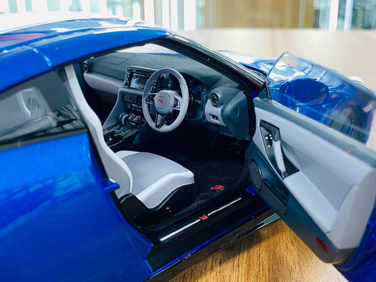 1/18 Diecast - MotorHelix Nissan GT-R R35 50th Anniversary in Wangan Blue, Limited to 1199 Pieces