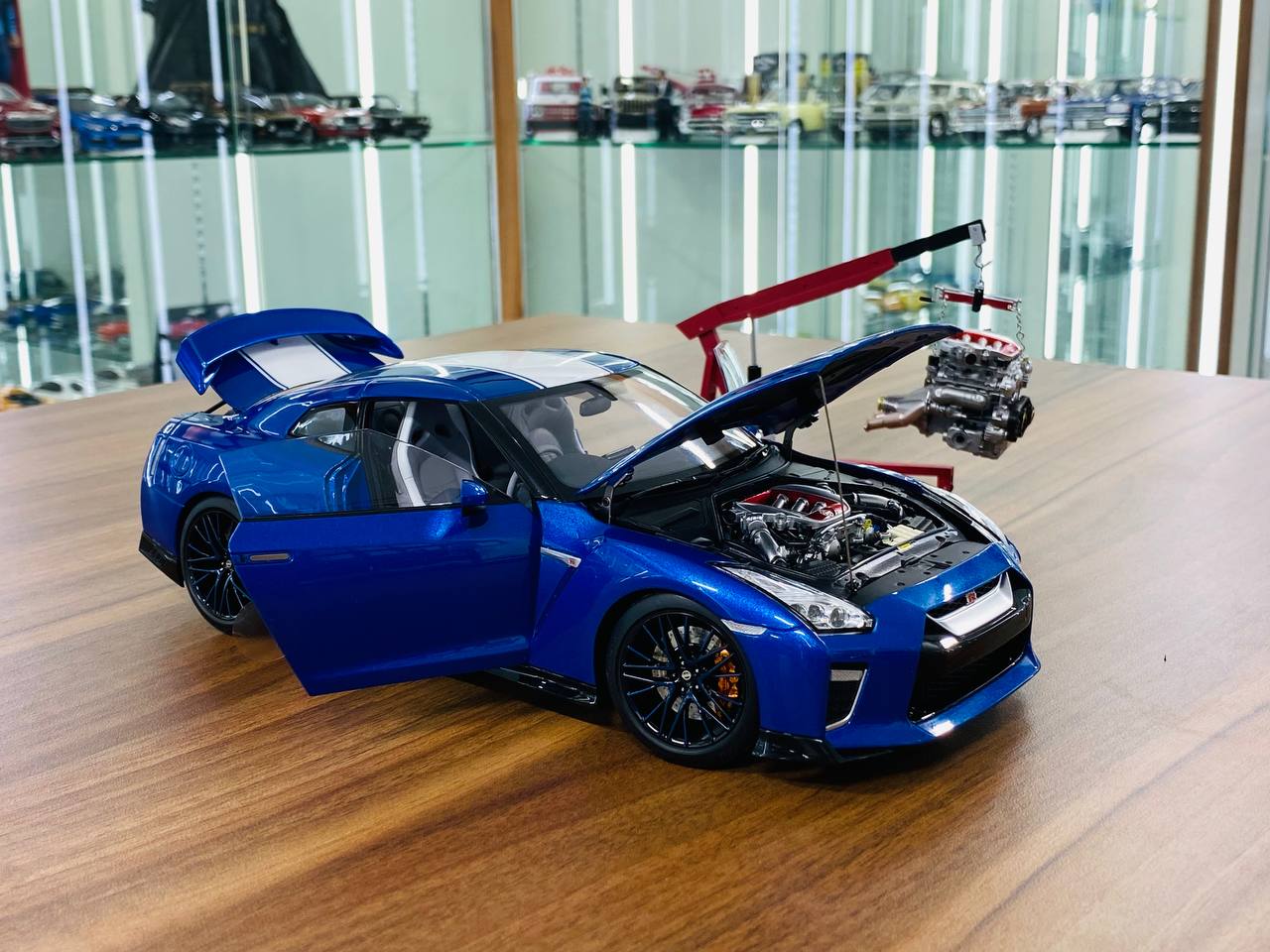 1/18 Diecast - MotorHelix Nissan GT-R R35 50th Anniversary in Wangan Blue, Limited to 1199 Pieces