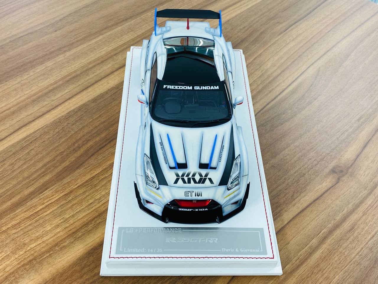 1/18 Resin - Davis & Giovanni Nissan R35 GT-R LBWK | Matt White Graphic Decals, Limited 35 Pcs
