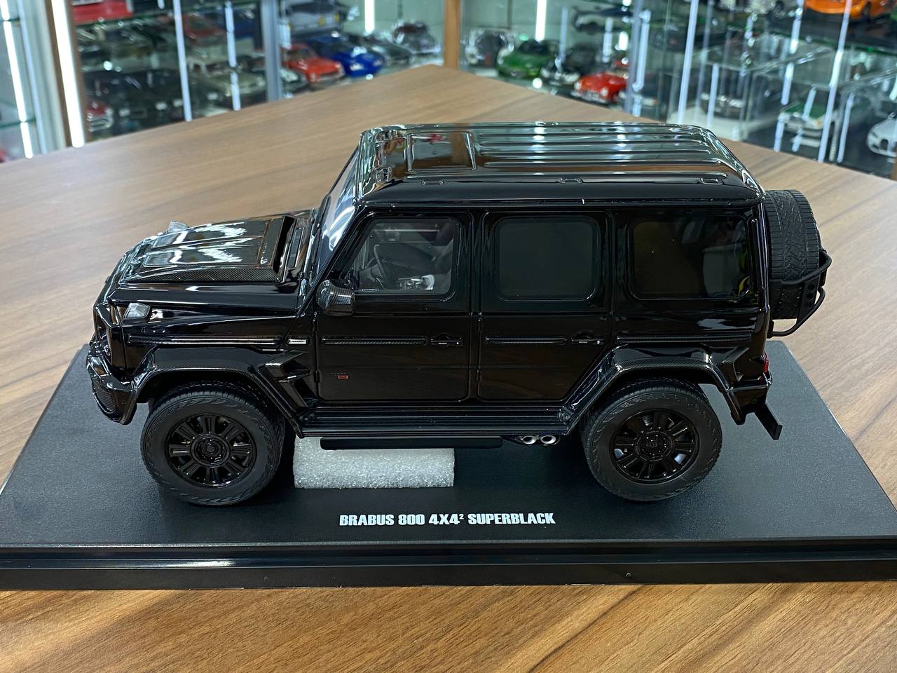 1/18 Resin Mercedes Benz BRABUS 800 4x4 Super Black – Limited 999pcs