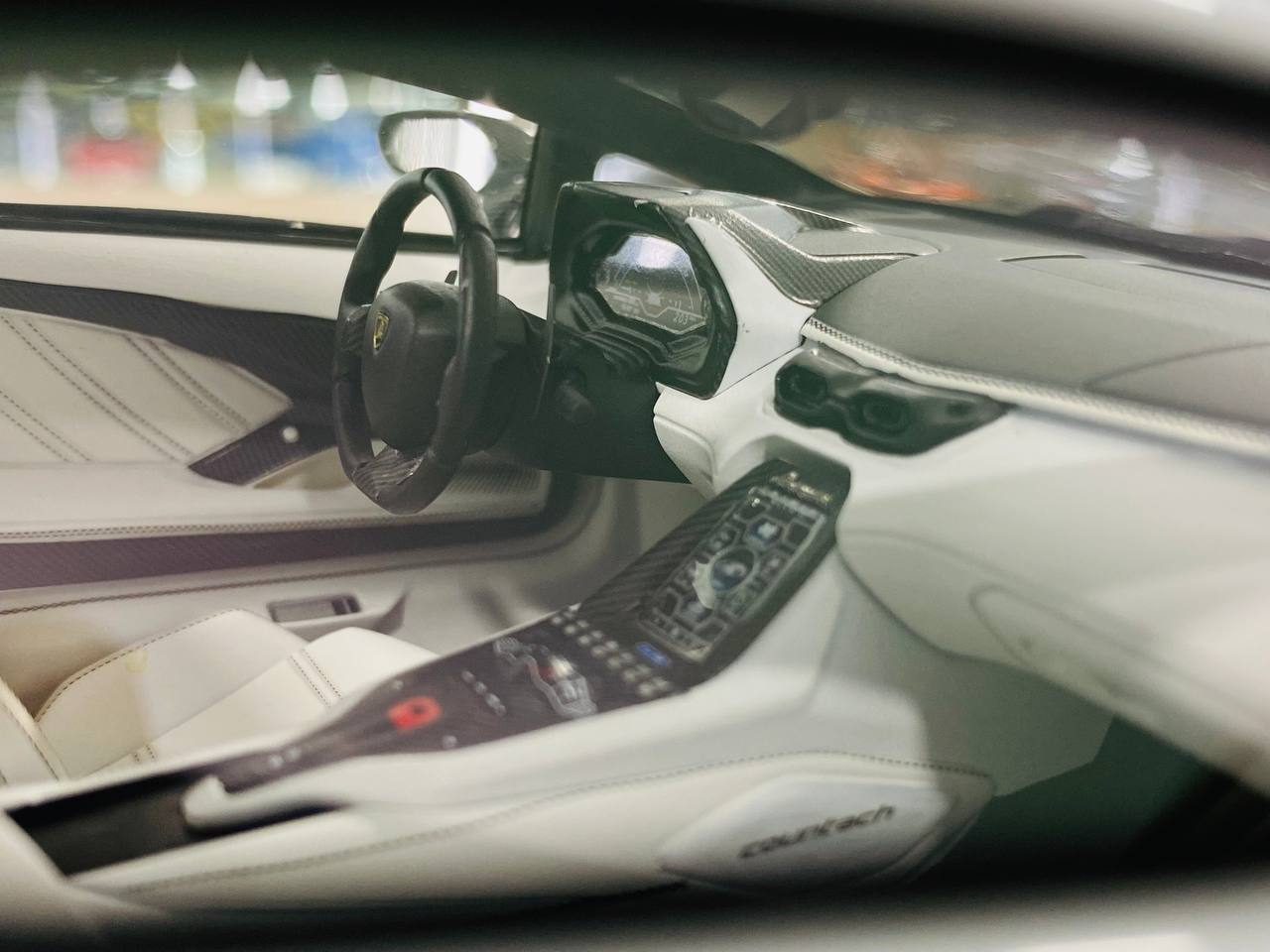 1/18 Resin Model - MR Collection Lamborghini Countach LPi 800-4 in White