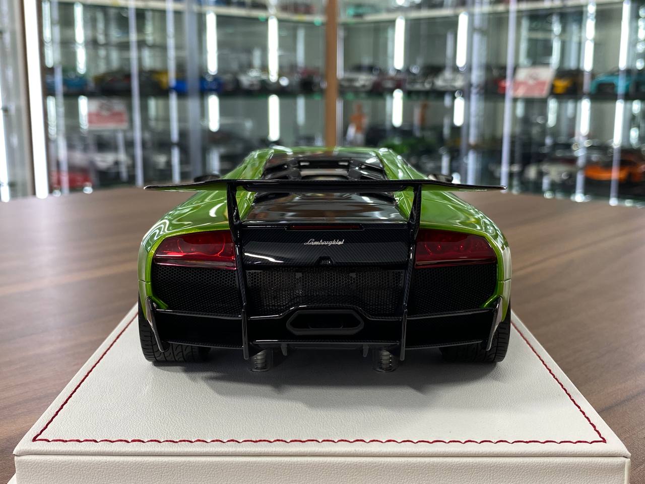 1/18 Resin Lamborghini Murciélago LP 670-4 SV Verde Dorado / White Interior – Davis & Giovanni Limited 10