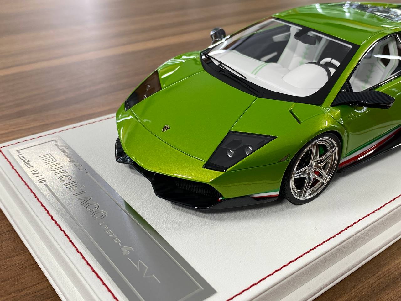 1/18 Resin Lamborghini Murciélago LP 670-4 SV Verde Dorado / White Interior – Davis & Giovanni Limited 10