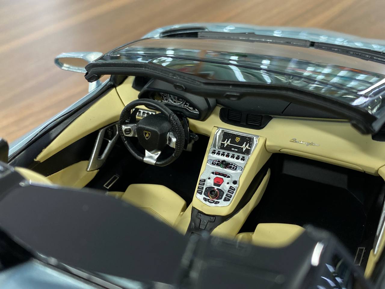 1/18 Resin Lamborghini Aventador Roadster Ice Blue – MR Collection Limited 249