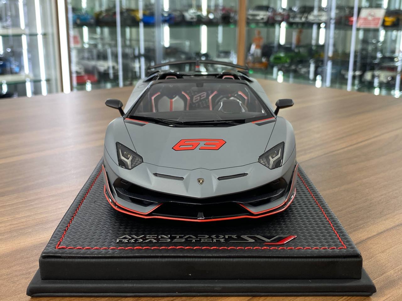 1/18 Resin Lamborghini Centenario Roadster Argento Centenario (Blue) – MR Collection Limited 199