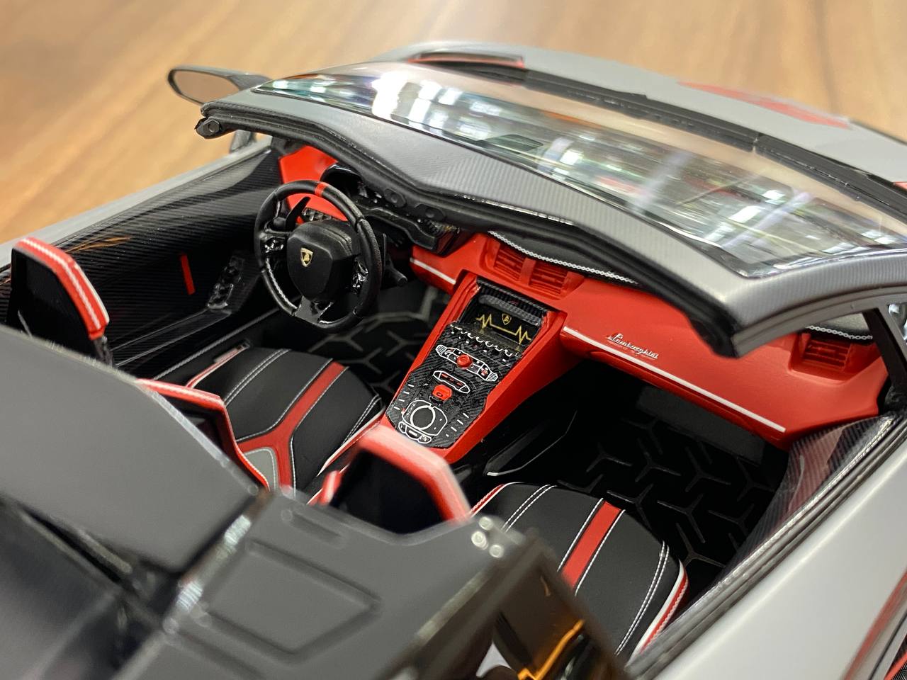 1/18 Resin Lamborghini Centenario Roadster Argento Centenario (Blue) – MR Collection Limited 199